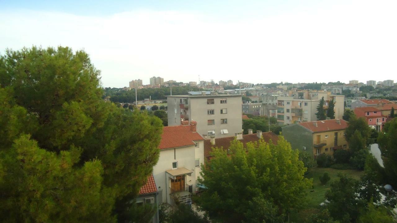 Central Panoramic Appartement Pula Buitenkant foto